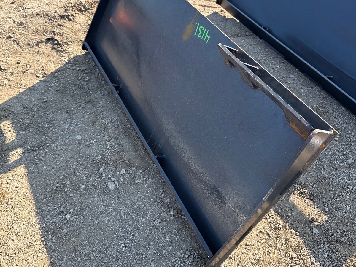 2025 LandHonor UHA-16-3000G Skid Steer Utility Hitch Adapter, 2in Receiver (Unused)