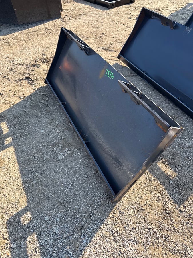 2025 LandHonor UHA-16-3000G Skid Steer Utility Hitch Adapter, 2in Receiver (Unused)