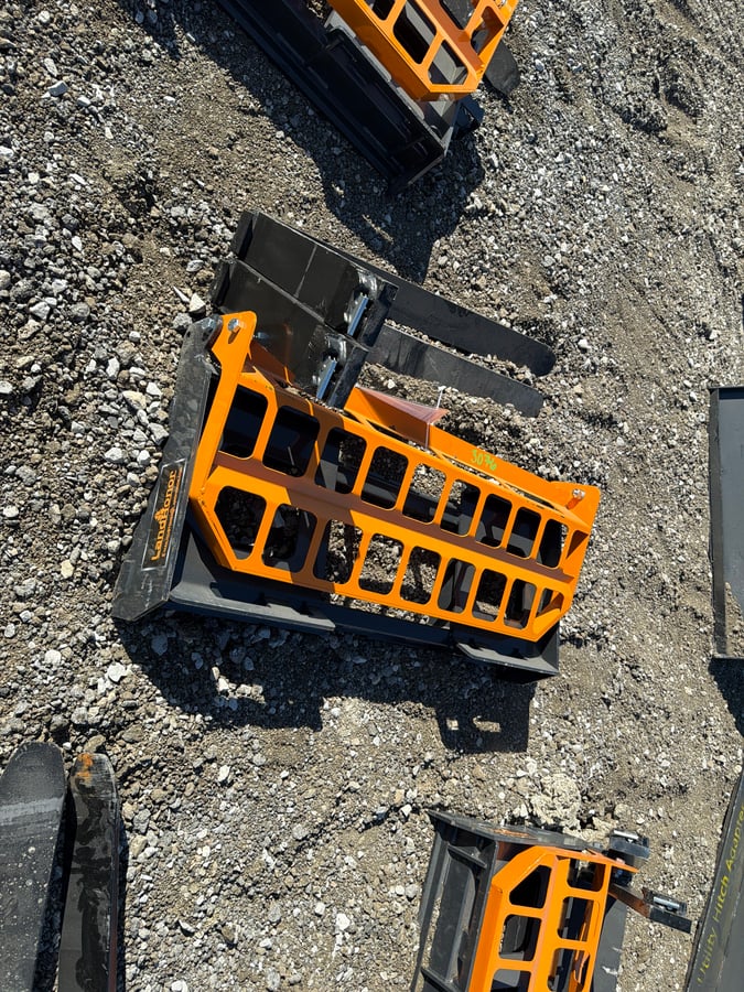 2026 LandHonor PF-11-3500G 42in Skid Steer Pallet Forks, 4,000 lb (Unused)