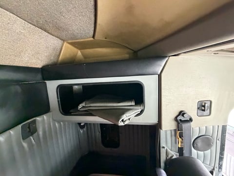 2001 Kenworth T800 T/A Sleeper Truck  — photo 16
