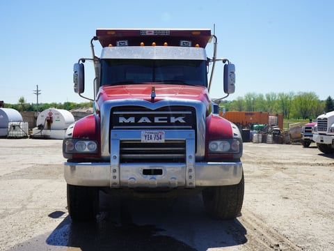 2018 Mack Granite GU713 Quad/A Dump Truck — photo 2