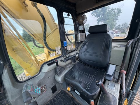 1996 Komatsu PC220LC-6LC Hydraulic Excavator — photo 10