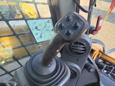 2019 Caterpillar 259D Compact Track Loader - As-Is — photo 21