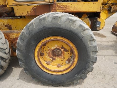 Allis Chalmers M100 Motor Grader — photo 17