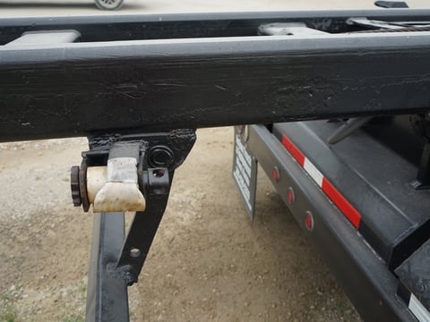 2005 Mack MR688S T/A Hooklift Truck w/ Galbreath U5-Or-174 Roll-Off Hoist — photo 32