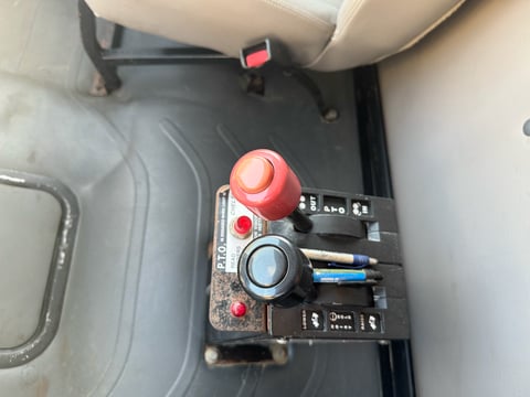 2007 Freightliner M2 106 S/A Dump Truck — photo 13