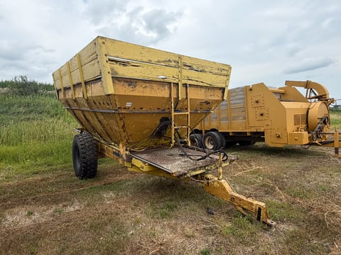 Pull-Type Dump Wagon  — photo 2