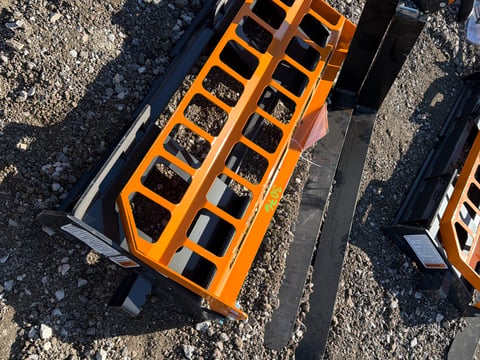 2026 LandHonor PF-11-3500G 42in Skid Steer Pallet Forks, 4,000 LB (Unused) — photo 2
