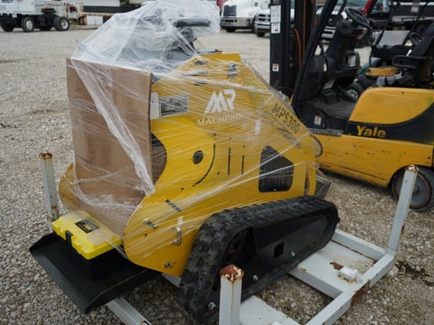 Machpro MP-S300 Mini Skid Steer — photo 4