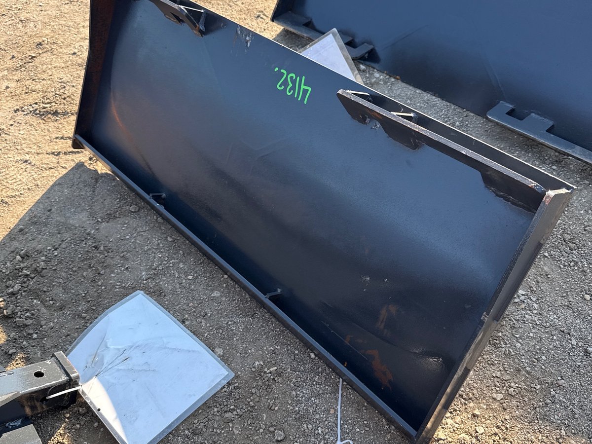 2025 LandHonor UHA-16-3000G Skid Steer Utility Hitch Adapter, 2in Receiver (Unused)