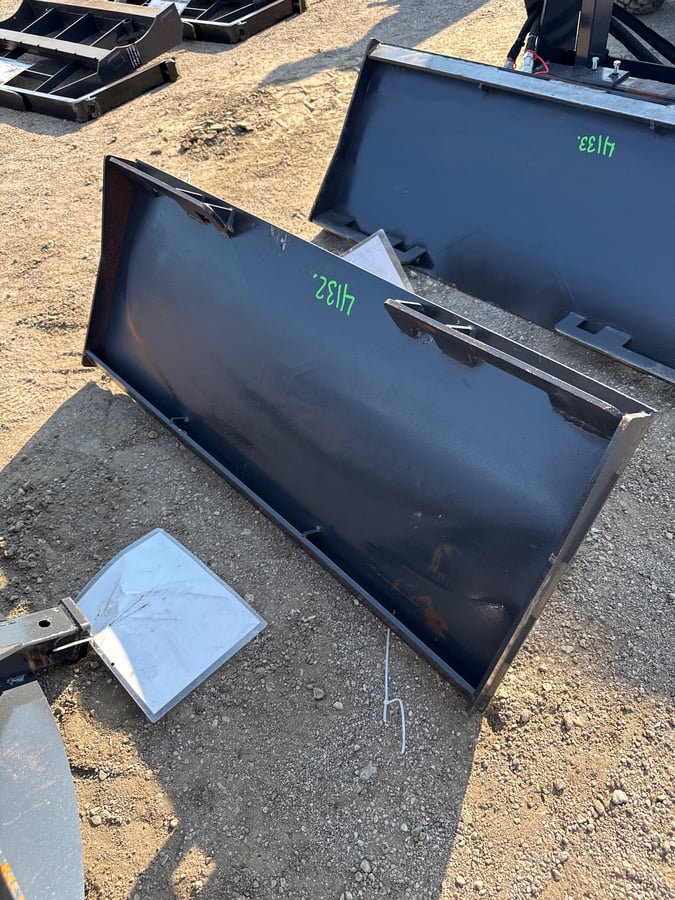 2025 LandHonor UHA-16-3000G Skid Steer Utility Hitch Adapter, 2in Receiver (Unused)