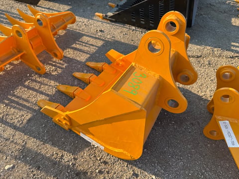 2026 Giyi Gy-BK CAT305 24in Excavator Bucket (Unused) — photo 2