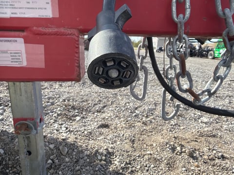 2016 Spirit of America 45LR Hydraulic Pallet Fork Trailer — photo 18