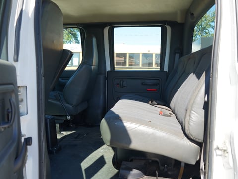 2007 Chevrolet C4500 Crew Cab Service Body Truck — photo 15