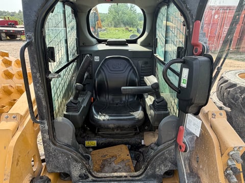  Inoperable Needs New Engine - 2021 Caterpillar 226D3 Skid Steer  — photo 21