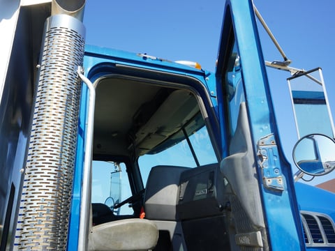 2014 Mack Granite GU713 Quad/A Dump Truck — photo 18