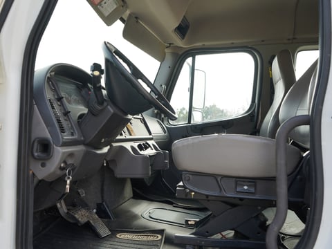 2023 Freightliner M2 106 17ft Flatbed Truck — photo 9