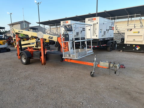 2019 JLG T350 Boom Lift 35' Towable Articulated — photo 11