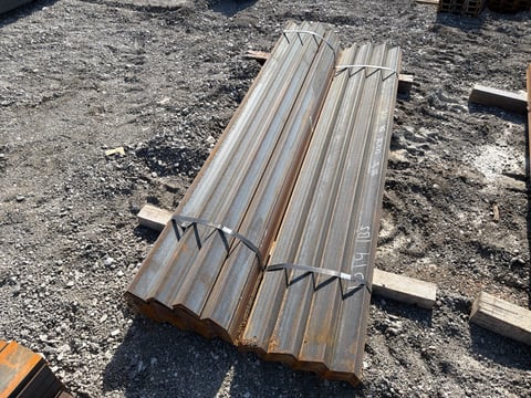 (47) 3in x 2in x 3/16in Steel Angle Iron, 82.5in Long, 1,014 LB — photo 3