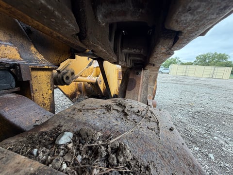 Inoperable Caterpillar 963 Crawler Loader — photo 20