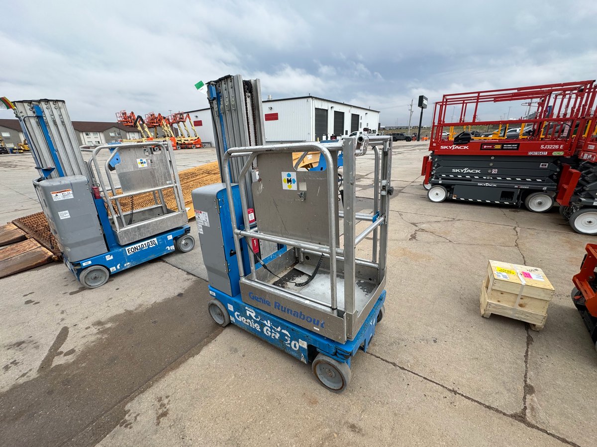 2015 GENIE GR-20 VERTICAL MAST LIFT