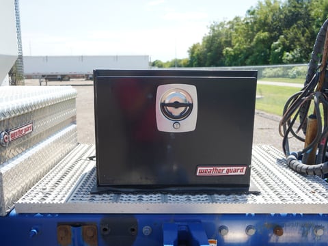 2015 Peterbilt 365 T/A Daycab Truck Tractor — photo 12