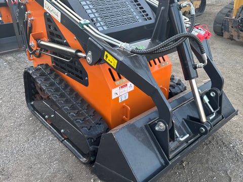 2025 LandHonor LHR-HT380Q1 Mini Skid Steer Loader (Unused) — photo 2