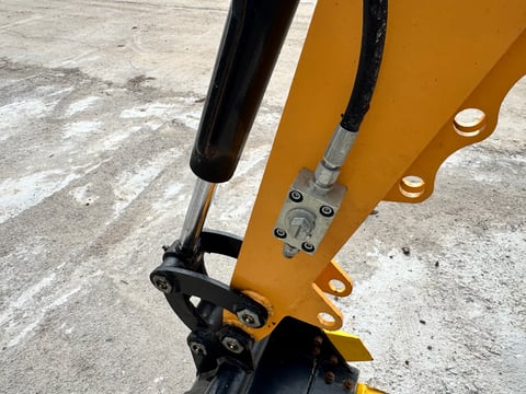 2023 Diggit EM15 Mini Excavator — photo 8