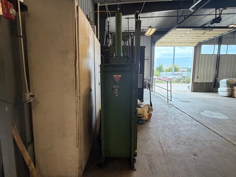 Economy Baler Co. 3621 Vertical Baler, 2 HP — photo 4