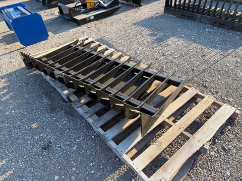 Kit Containers 70" Skid Steer Root Rake — photo 3