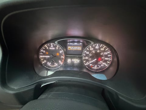 2013 Nissan Pathfinder 4WD SUV — photo 10