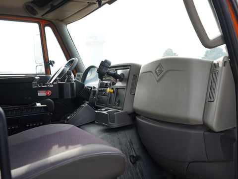 2017 International 7600 Sfa 6X4 Hooklift Plow & Spreader Truck — photo 24