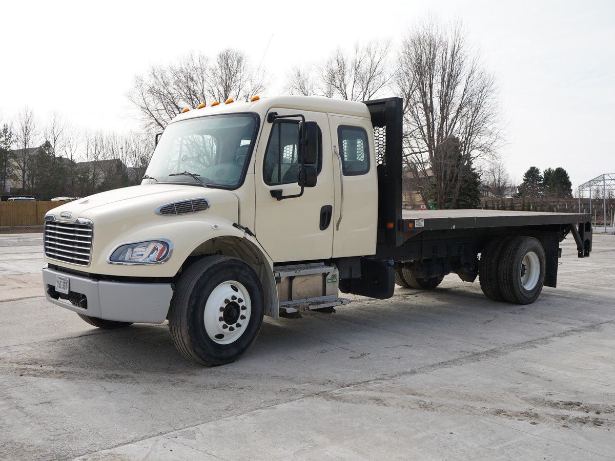 2023 FREIGHTLINER M2 106 17FT FLATBED TRUCK