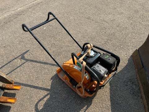 Multiquip MVC88VTH Plate Compactor — photo 2
