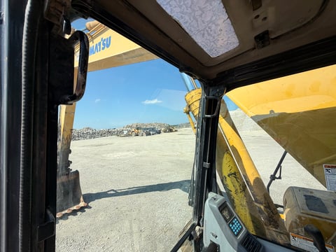2002 Komatsu PC220LC-7L Hydraulic Excavator — photo 29