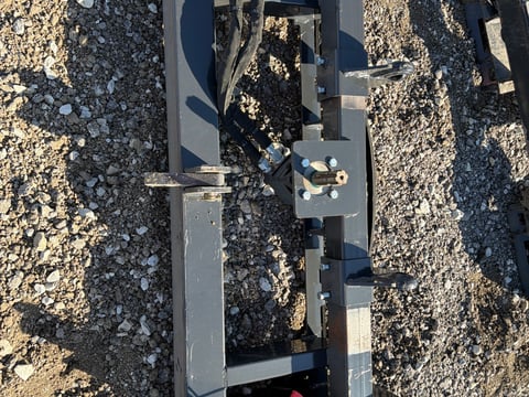 LandHonor Skid Steer to 3-Point Hitch PTO Adapter, Hydraulic (Unused) — photo 4