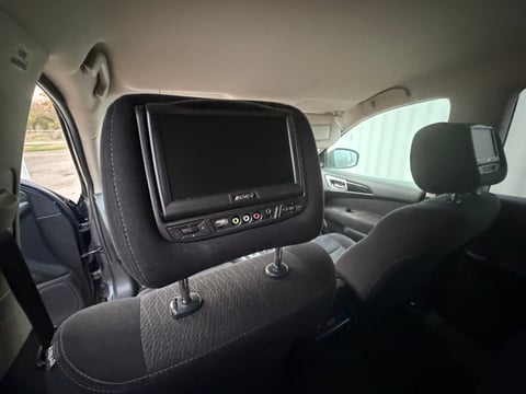 2013 Nissan Pathfinder 4WD SUV — photo 20