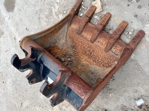 24" Bucket — photo 2