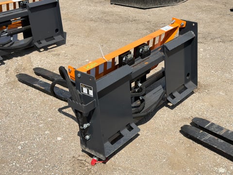 2025 LandHonor HPF-11-3000G Hydraulic Pallet Forks and Frame (Unused) — photo 4