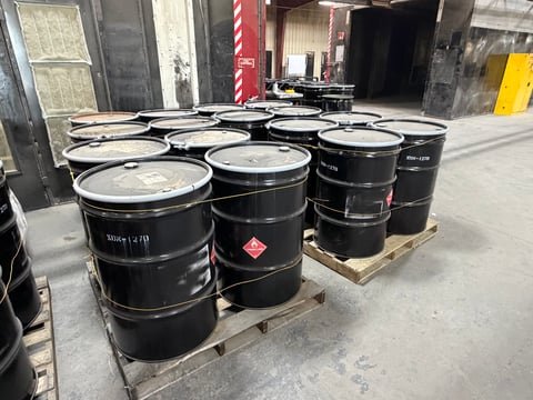 16 Drums of Sherwin-Williams Duraspar 440 Black Dip Enamel (Hazardous Material - See Special Pickup Terms) — photo 1