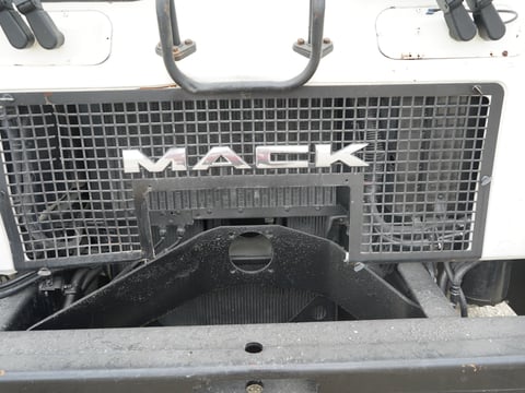 2005 Mack MR688S T/A Hooklift Truck w/ Galbreath U5-Or-174 Roll-Off Hoist — photo 56