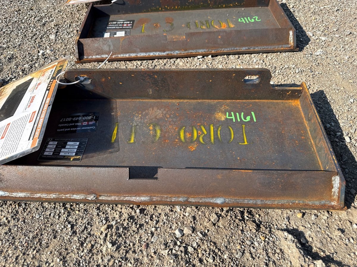 2025 LandHonor MAP-16-24W Mini Skid Steer Mount Plate (Unused)