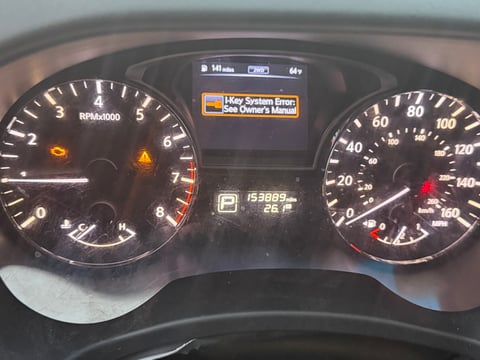 2013 Nissan Pathfinder 4WD SUV — photo 9