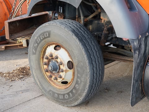 2017 International 7600 Sfa 6X4 Hooklift Plow & Spreader Truck — photo 32