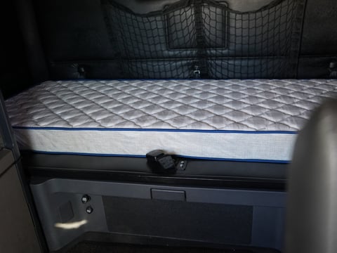 2011 Freightliner Cascadia T/A Sleeper Truck — photo 21