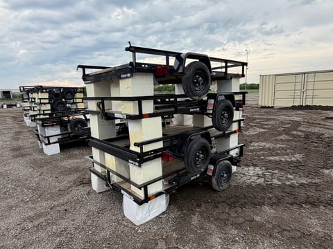Qty of (4) 2027 Carry-On Trailers Z5X8GW2K — photo 3