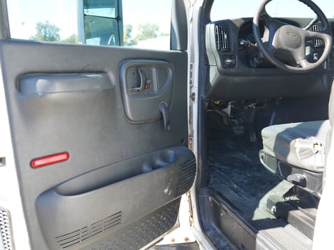 2007 Chevrolet C4500 Crew Cab Service Body Truck — photo 12