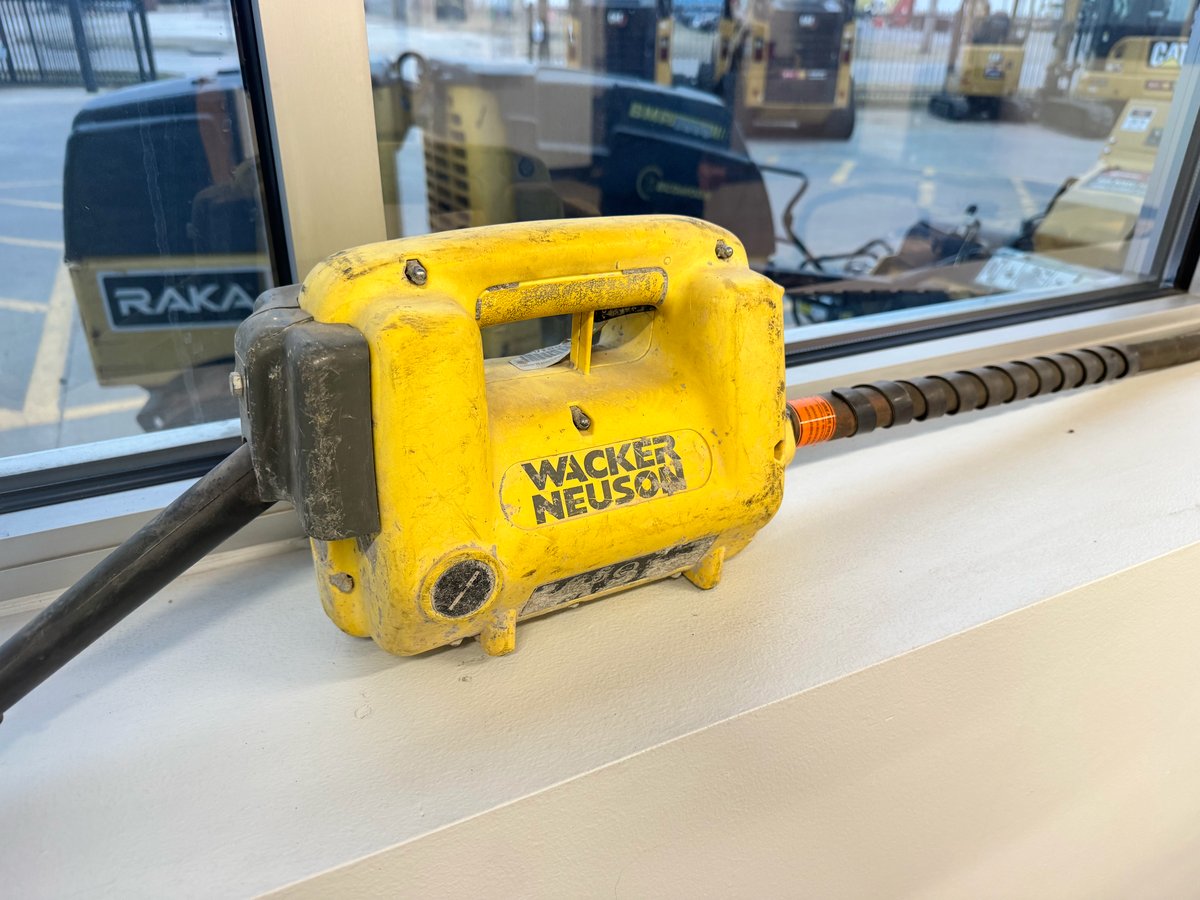 WACKER M2000 CONCRETE VIBRATOR