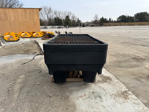 Salt Dogg Shpe 2000 Electric Poly Hopper Spreader — photo 7