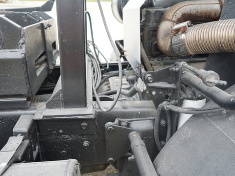 2005 Mack MR688S T/A Hooklift Truck w/ Galbreath U5-Or-174 Roll-Off Hoist — photo 38
